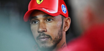 Lewis Hamilton voit les espoirs de titre de Ferrari s'éteindre : "La lumière devient de plus en plus faible"