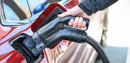 Jusqu’à 5 500 € d’aide oubliée : ce bonus méconnu qui change tout pour l’électrique d’occasion !