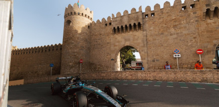 Le "plus grand danger" de Russell à Bakou : Verstappen ou Antonelli ?