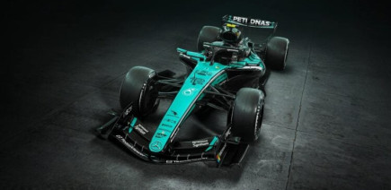 Mercedes se pare du vert turquoise Petronas