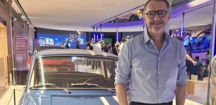 "La nouvelle Twingo électrique ne coûte pas plus cher que la Twingo de 1994", se défend le patron de Renault