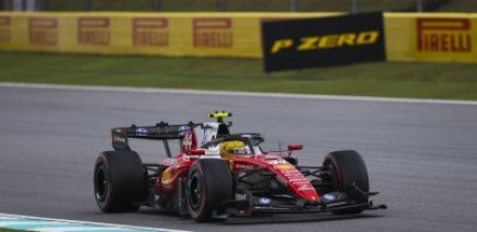Hamilton regrette la disparition du gravier et de l'herbe sur les circuits F1