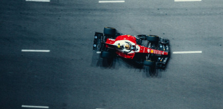 Le silence de Ferrari autour du contrat d’Hamilton intrigue