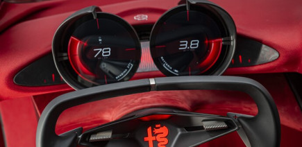 « Débarrassons-nous des grands écrans » : quand le designer d'Alfa Romeo les critique ouvertement