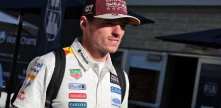 Max Verstappen refuse de commenter la bio de Christian Horner : « Je ne lis pas de livres »