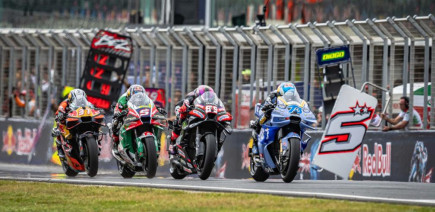 GP d'Australie de MotoGP : la course annulée à cause de la météo, les pilotes offrent un tour d'honneur au public pour les adieux au circuit de Phillipp Island