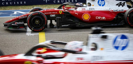 GP des États-Unis de F1 : le départ de la course en vidéo, Lewis Hamilton à la bagarre avec Max Verstappen, Isack Hadjar piégé