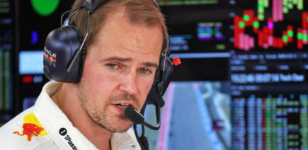 Red Bull salue les débuts du futur ingénieur de Max Verstappen malgré des problèmes radio