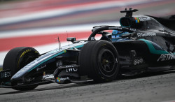 Russell déconcerté par son manque de rythme malgré les évolutions de Mercedes