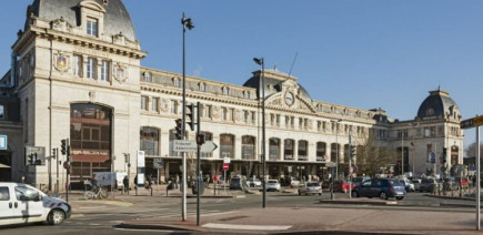 Elle se gare près de la gare et découvre une facture inattendue à Toulouse